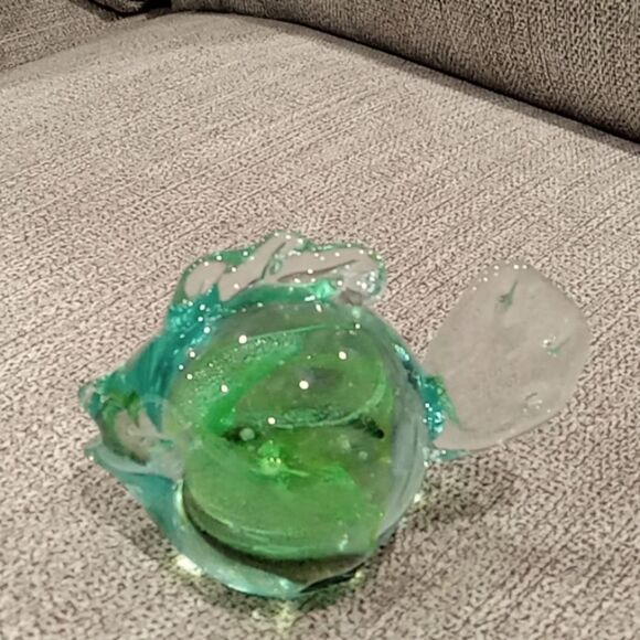 Cash's green hand blown crystal goldfish figurine / paper weight - Picture 1 of 6